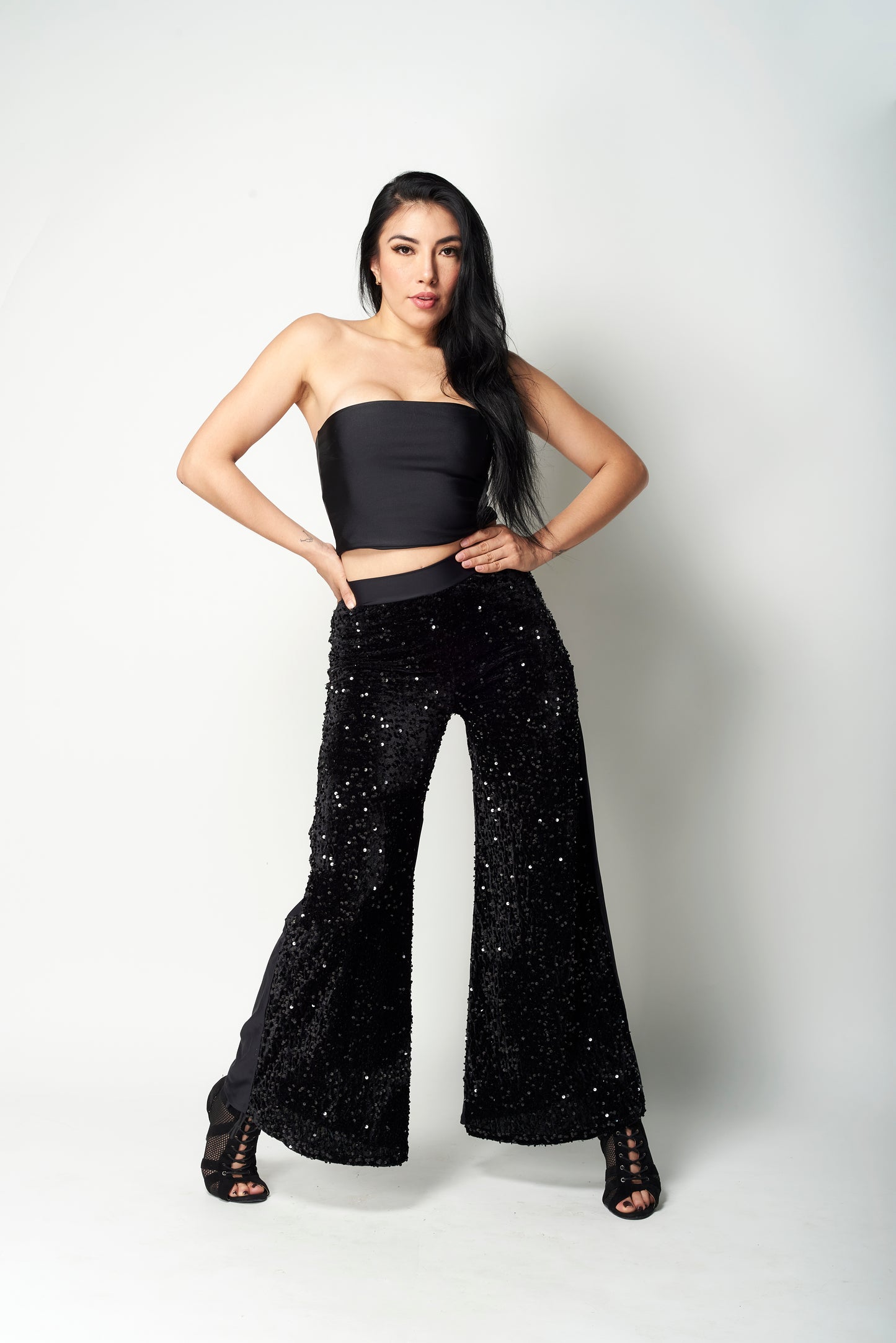 PANTALÓN FLARE DE LENTEJUELAS