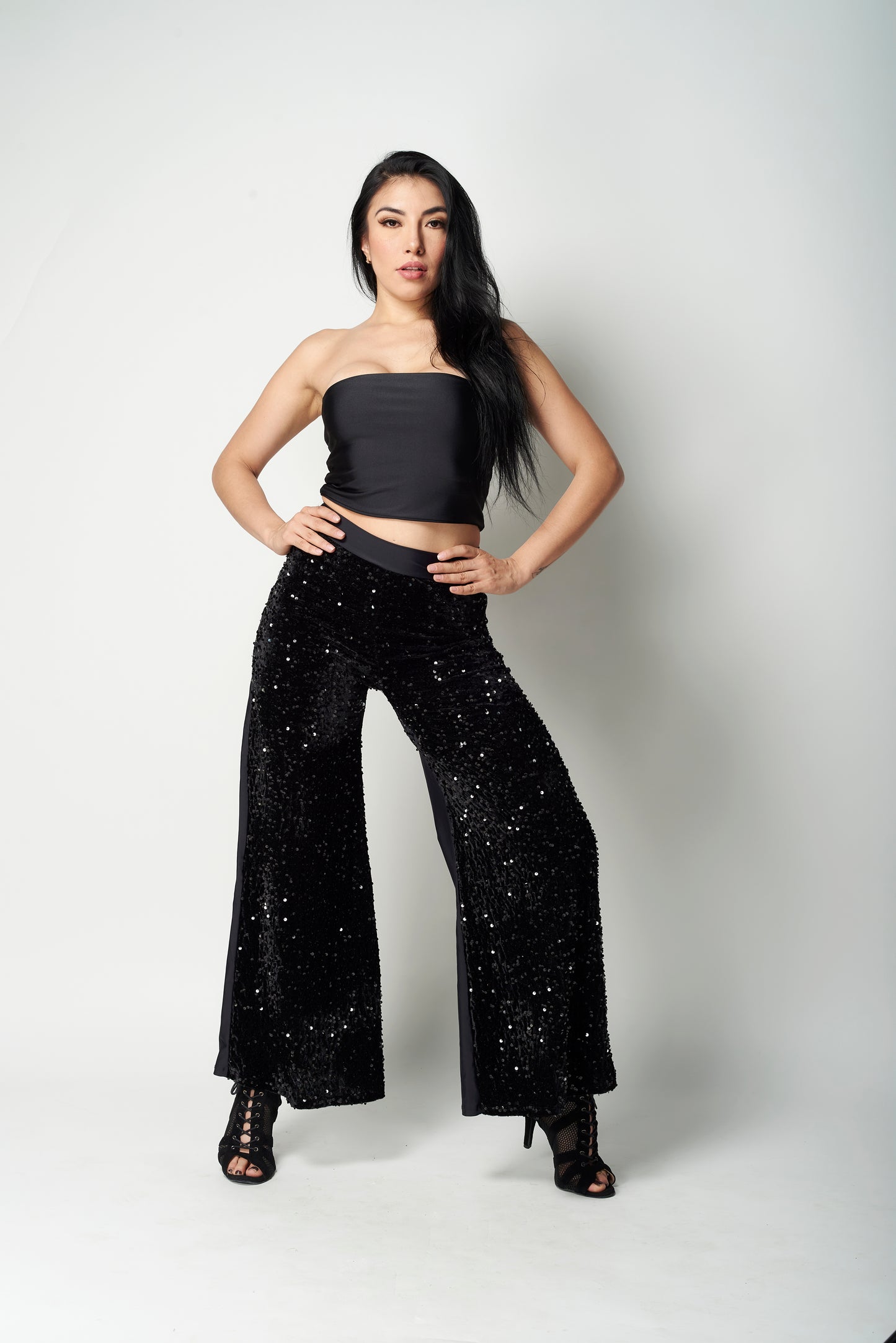 PANTALÓN FLARE DE LENTEJUELAS