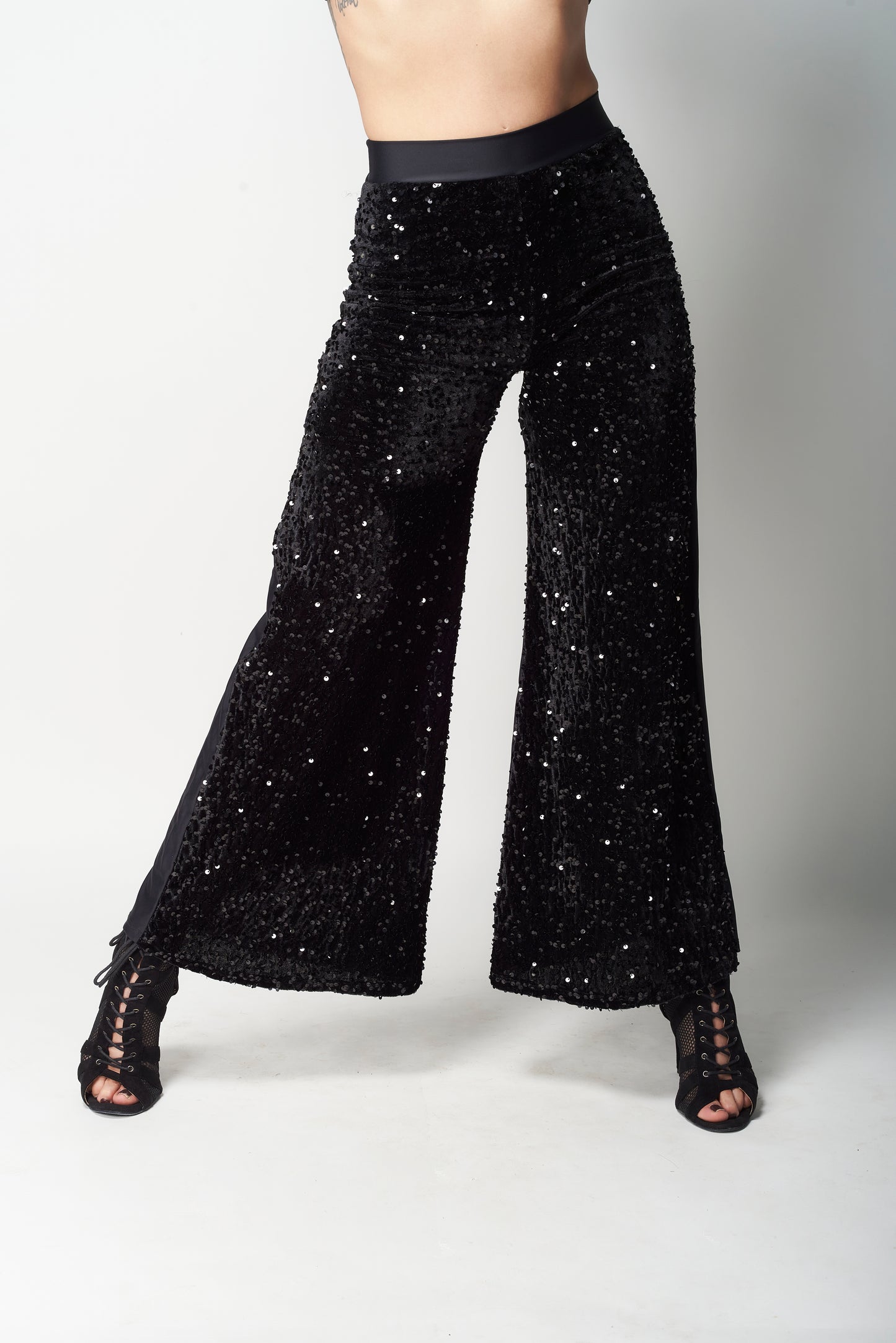 PANTALÓN FLARE DE LENTEJUELAS