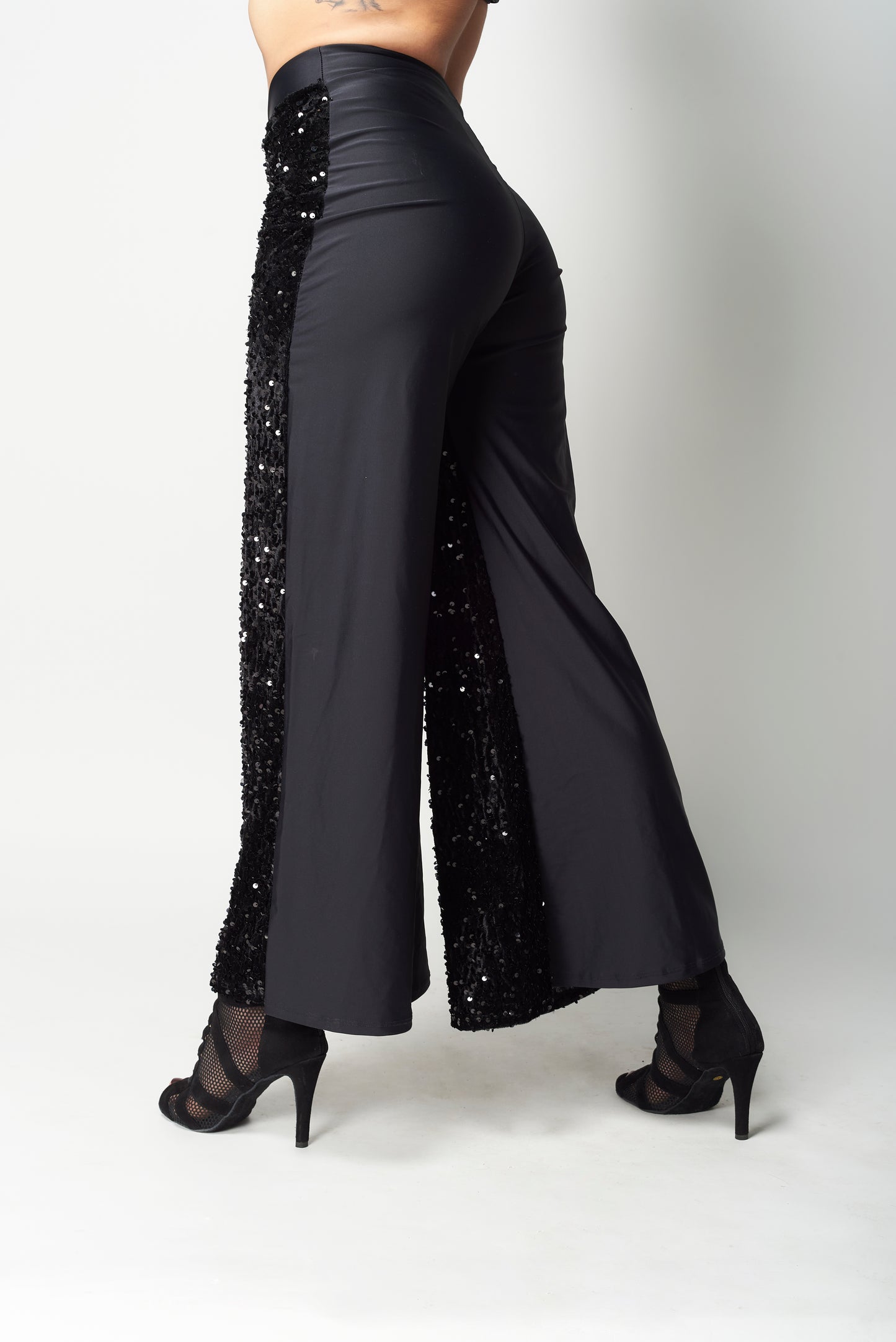 PANTALÓN FLARE DE LENTEJUELAS